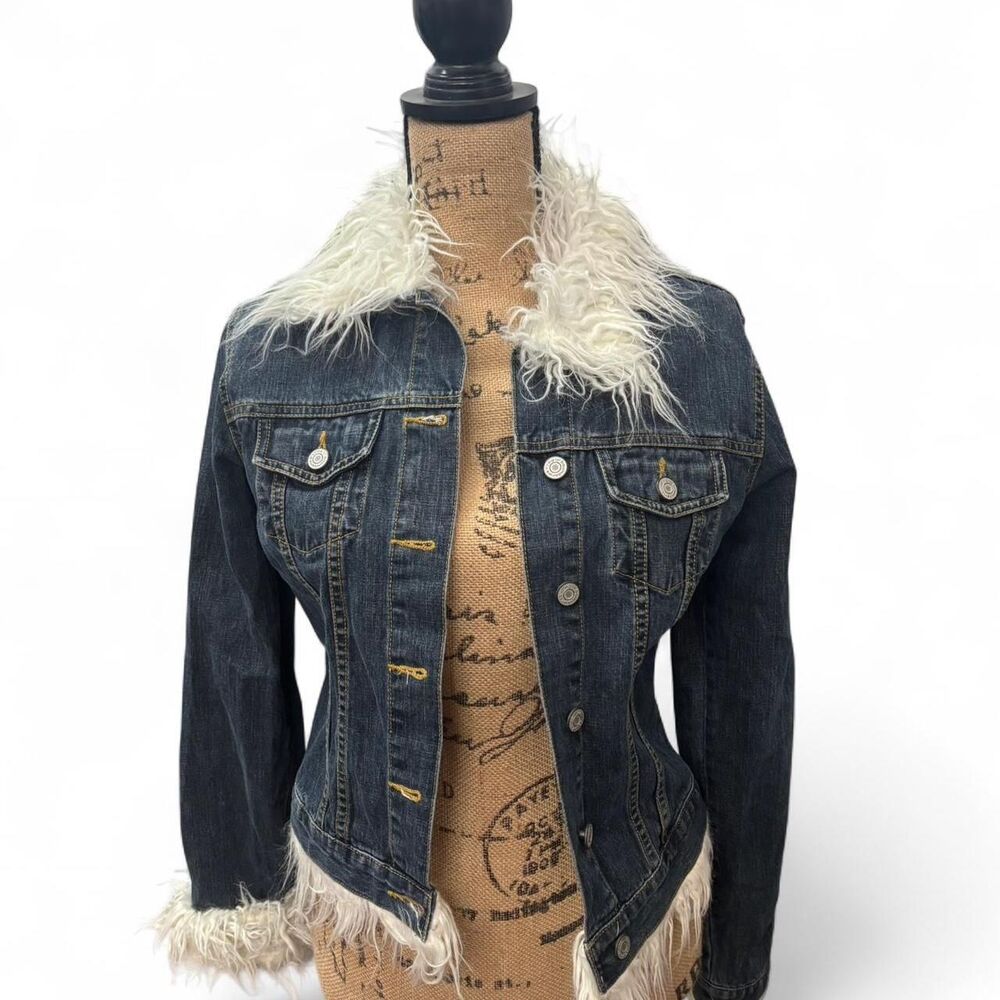 Vintage Y2k No Boundaries denim jacket